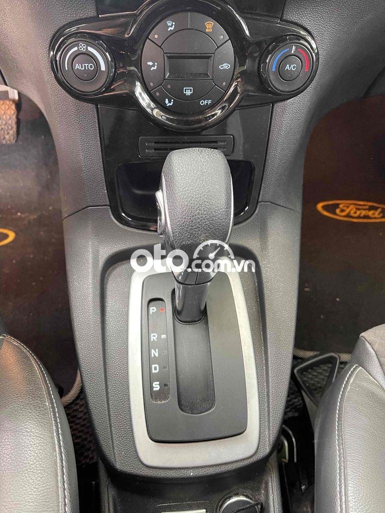 Ford Fiesta gia đình cần bán chiếc xe  2018 xe gia đình 2018 - gia đình cần bán chiếc xe Fiesta 2018 xe gia đình