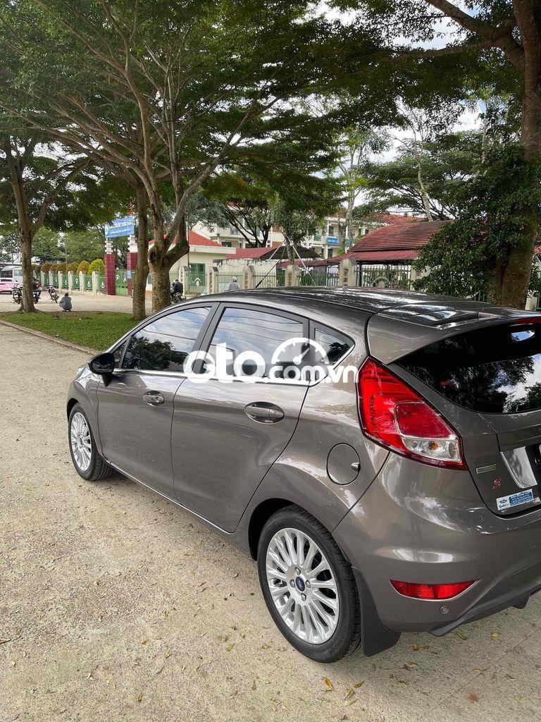 Ford Fiesta gia đình cần bán chiếc xe  2018 xe gia đình 2018 - gia đình cần bán chiếc xe Fiesta 2018 xe gia đình