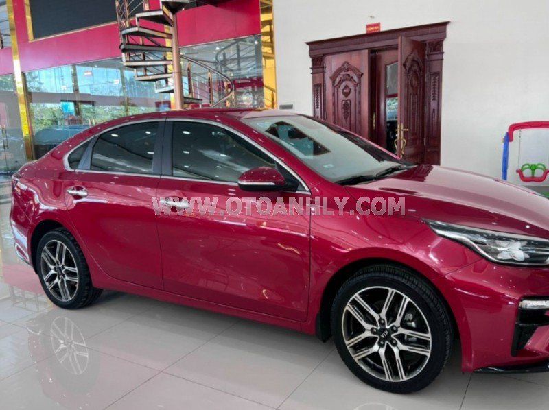 Kia Cerato 2019 - Màu đỏ giá cạnh tranh