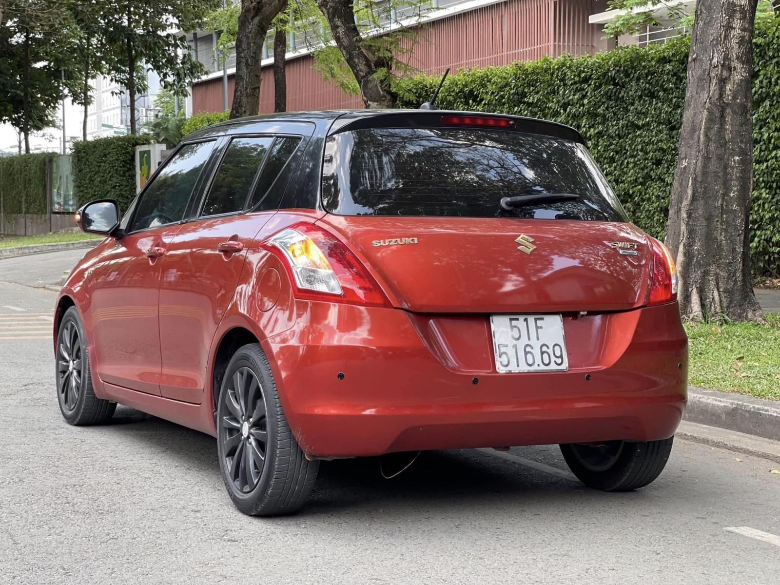 Suzuki Swift 2015 - Màu đỏ, nhập khẩu, 375 triệu