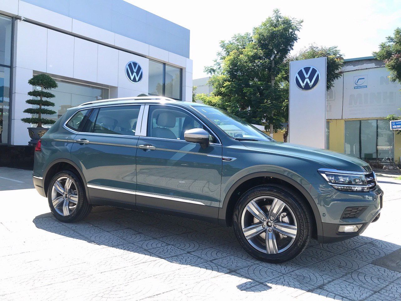 Volkswagen Tiguan 2021 - Giảm SHOCK - GIÁ BÁN 1 TỶ 589