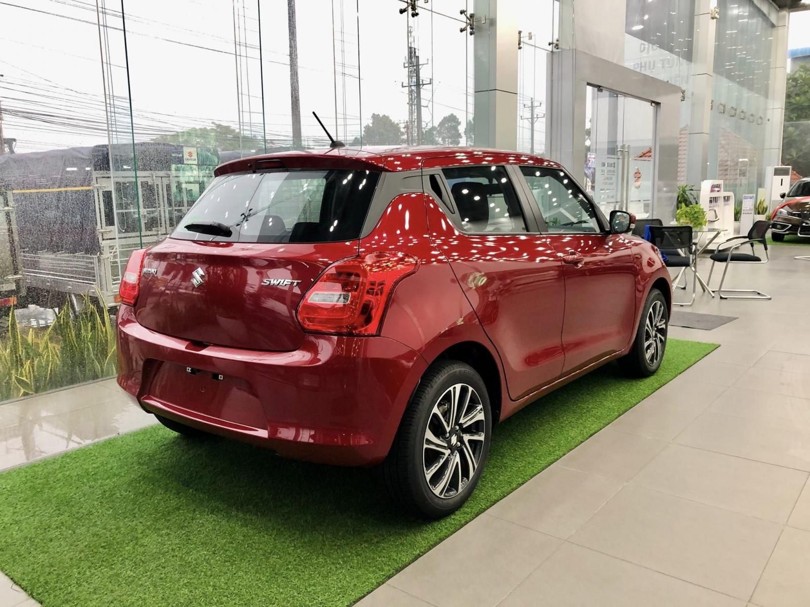 Suzuki Swift 2022 - Bán xe màu đỏ