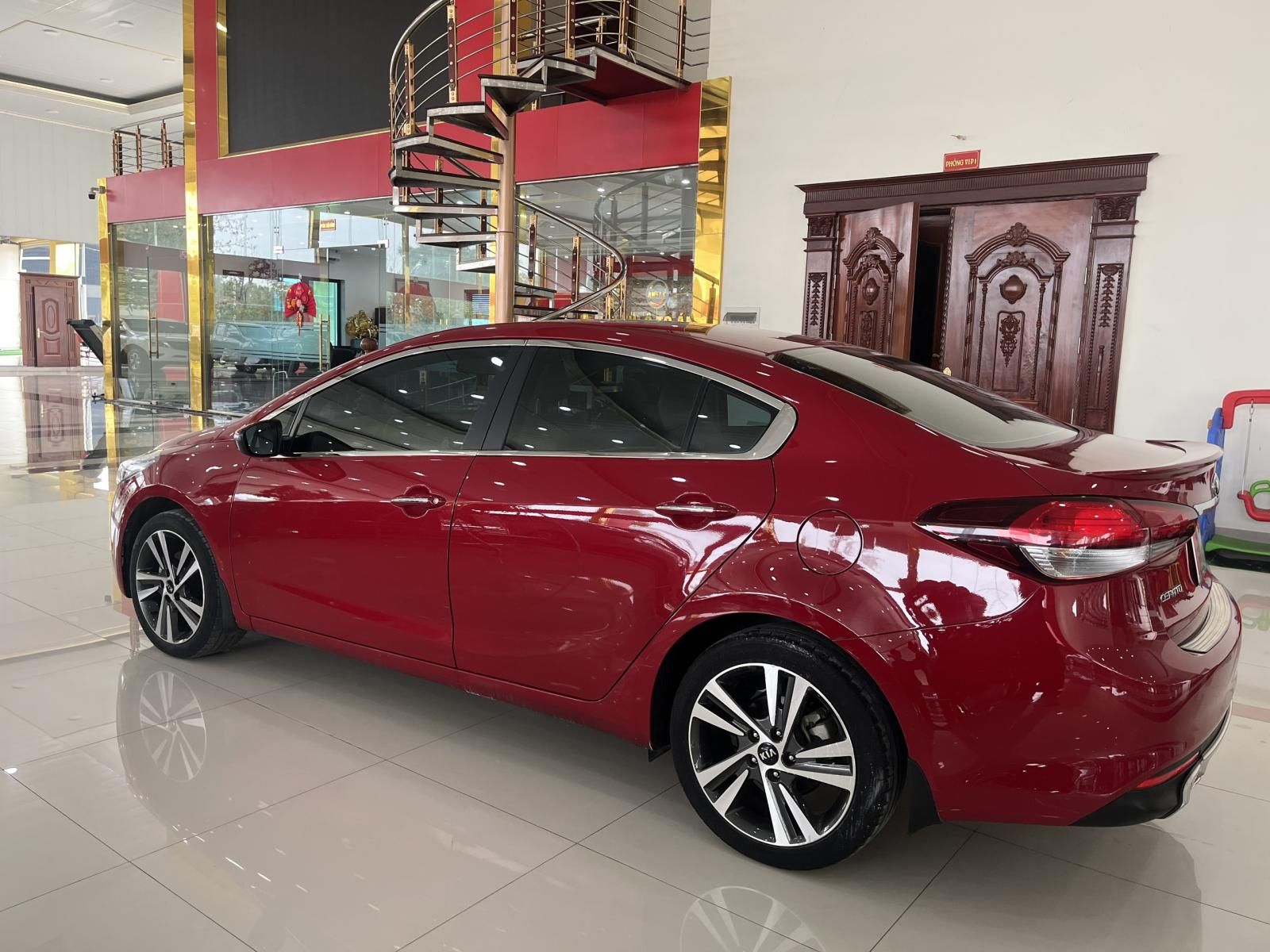 Kia Cerato 2018 - Xe cực đẹp, sơn si bóng đẹp, chủ đi giữ gìn