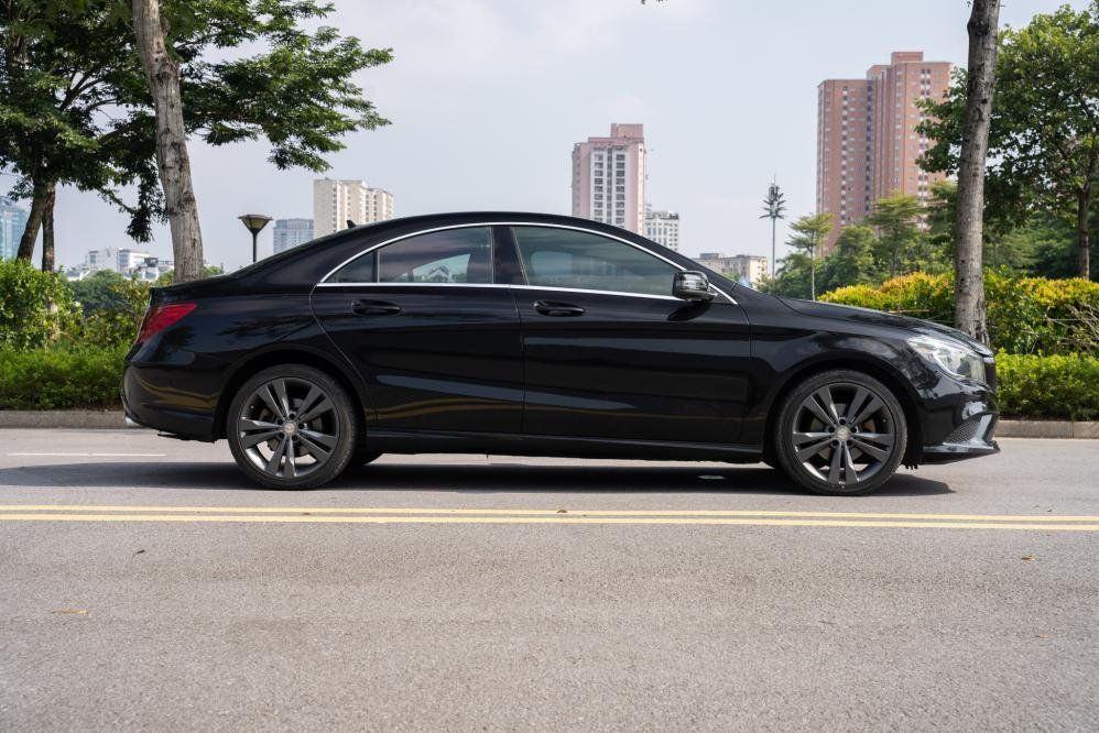 Mercedes-Benz CLA 200 2014 - Màu đen giá cạnh tranh