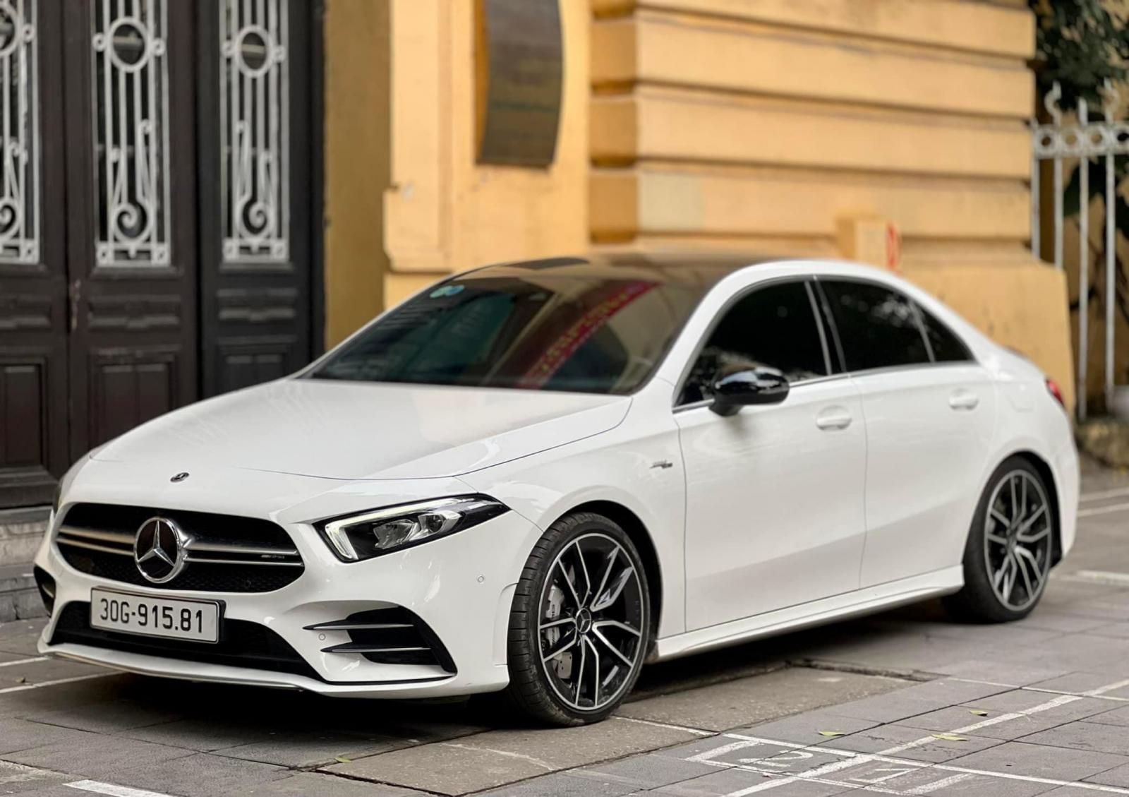 Mercedes-Benz AMG A35 2020 - Nhập khẩu nguyên chiếc, giá tốt 1 tỷ 880tr