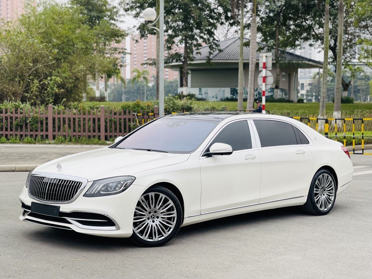 Mercedes-Benz Maybach S450 2017 - Tên tư nhân biển Sài Gòn