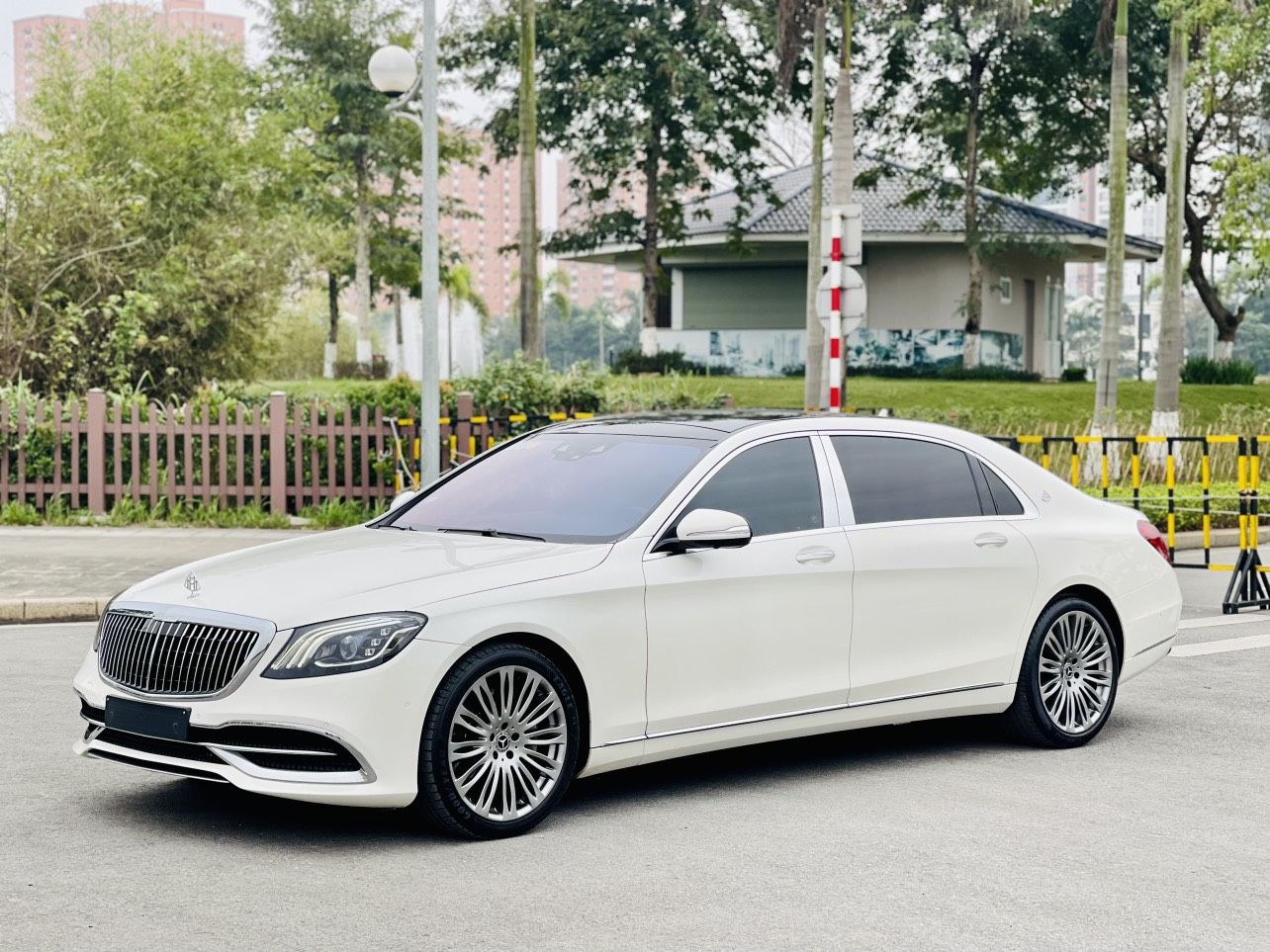 Mercedes-Benz Maybach S450 2017 - Tên tư nhân biển Sài Gòn