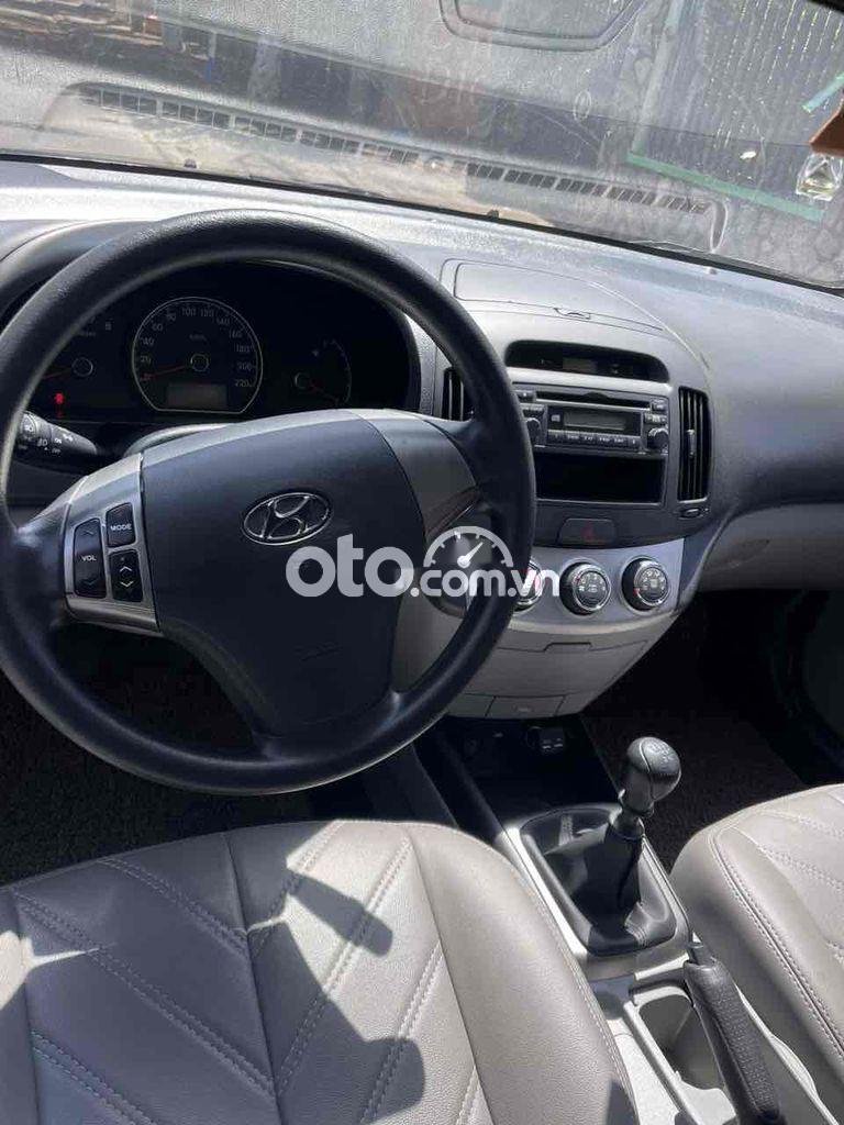 Hyundai Avante xe gia đình chính chủ kon tum cần bán 2013 - xe gia đình chính chủ kon tum cần bán