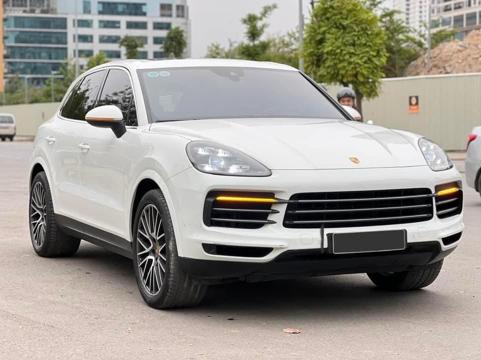 Porsche Cayenne 2018 - Bán xe màu trắng