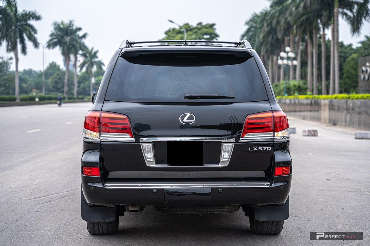 Lexus LX 570 2010 - Cần bán xe màu đen