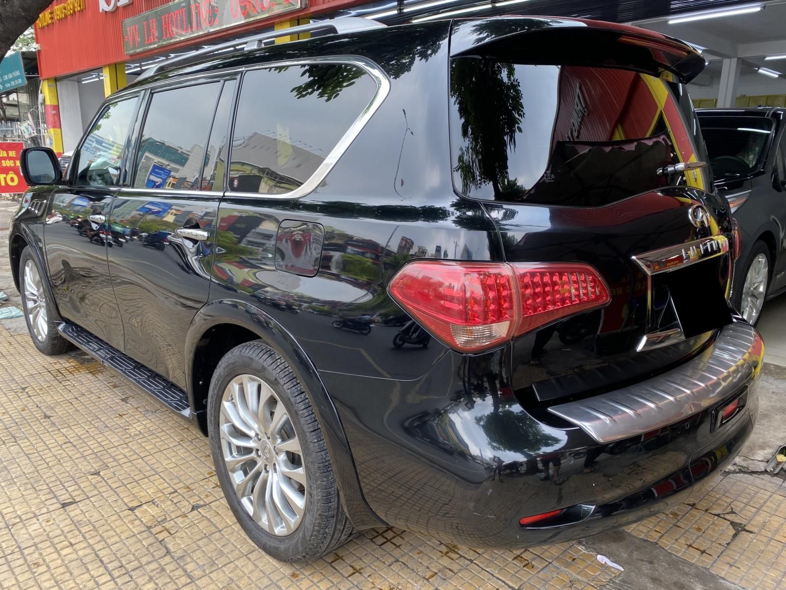 Infiniti QX80 2016 - Màu đen, giá tốt