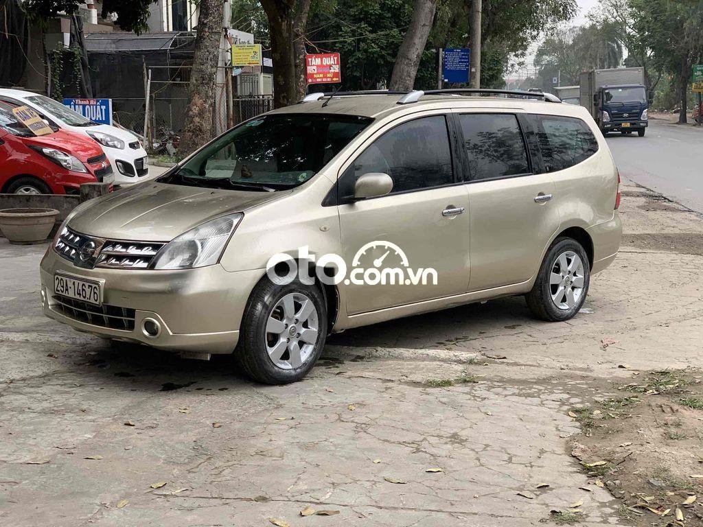 Nissan Livina 2011 - Màu bạc, xe nhập giá ưu đãi