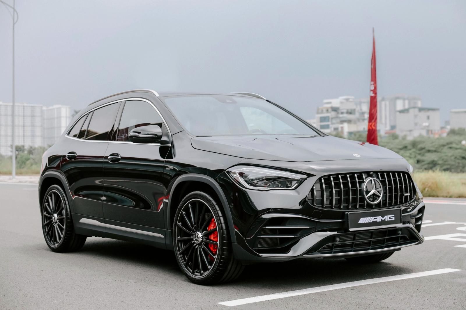 Mercedes-AMG GLA 45S 2023 - Ưu đãi hấp dẫn + Nhiều quà tặng