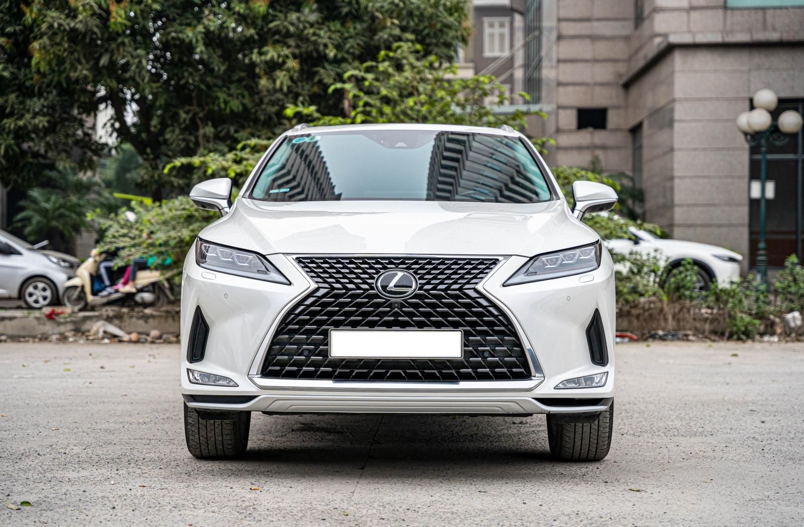 Lexus RX 350 2019 - Cần bán xe màu trắng