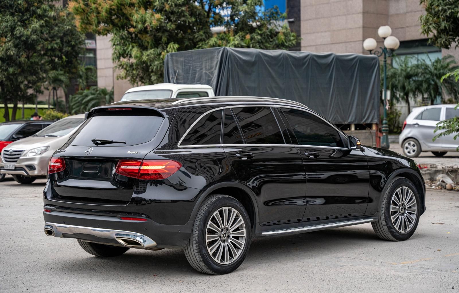 Mercedes-Benz GLC 250 2018 - Xe màu đen