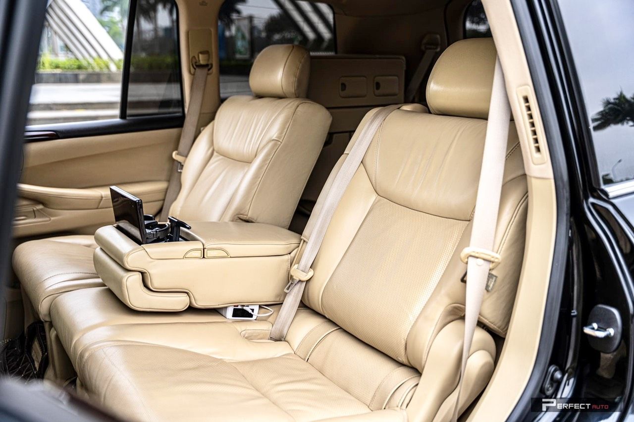 Lexus LX 570 2010 - Cần bán xe màu đen