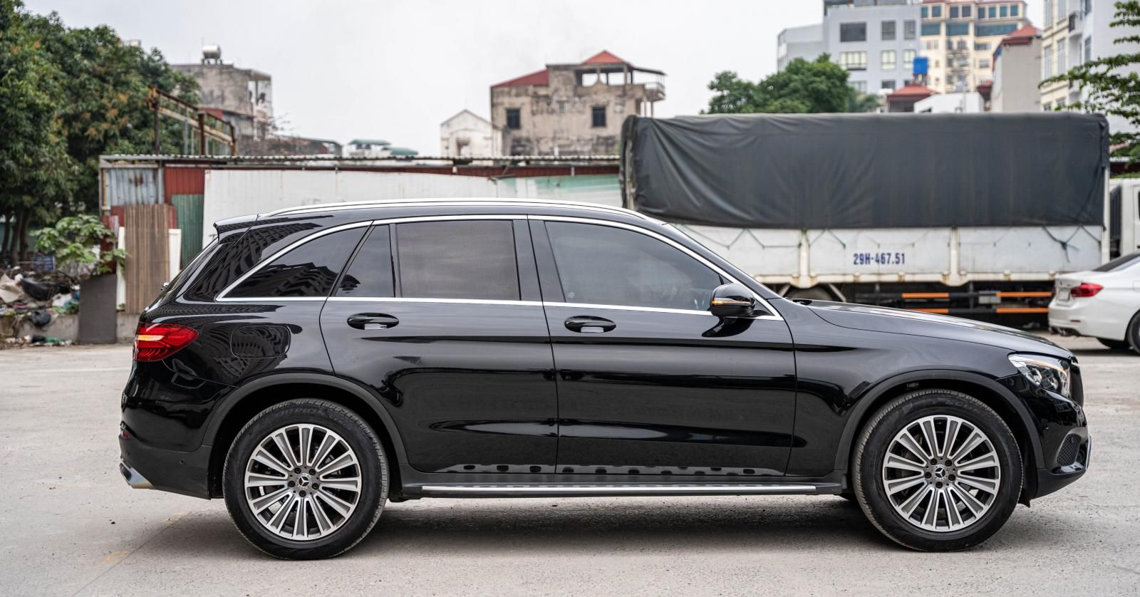 Mercedes-Benz GLC 250 2018 - Xe màu đen