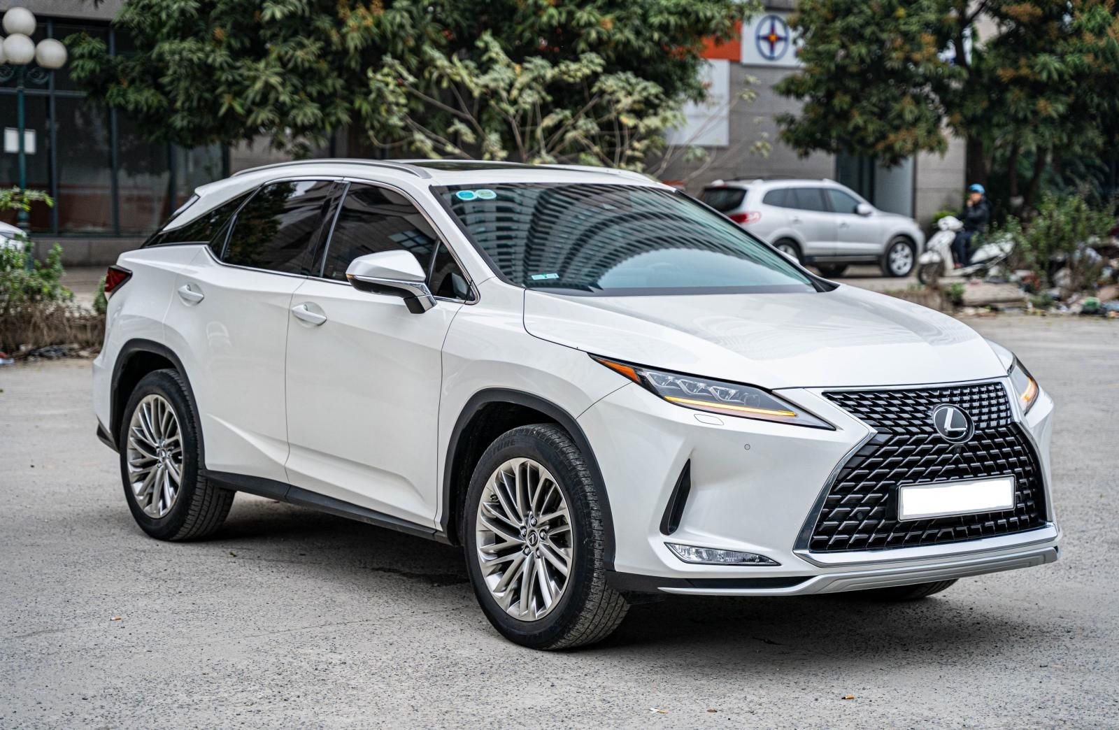 Lexus RX 350 2019 - Cần bán xe màu trắng