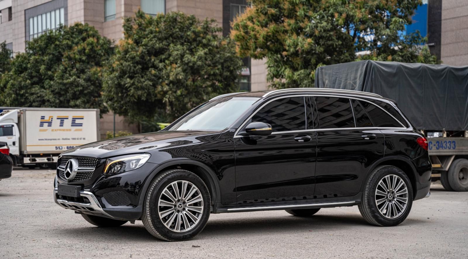 Mercedes-Benz GLC 250 2018 - Xe màu đen