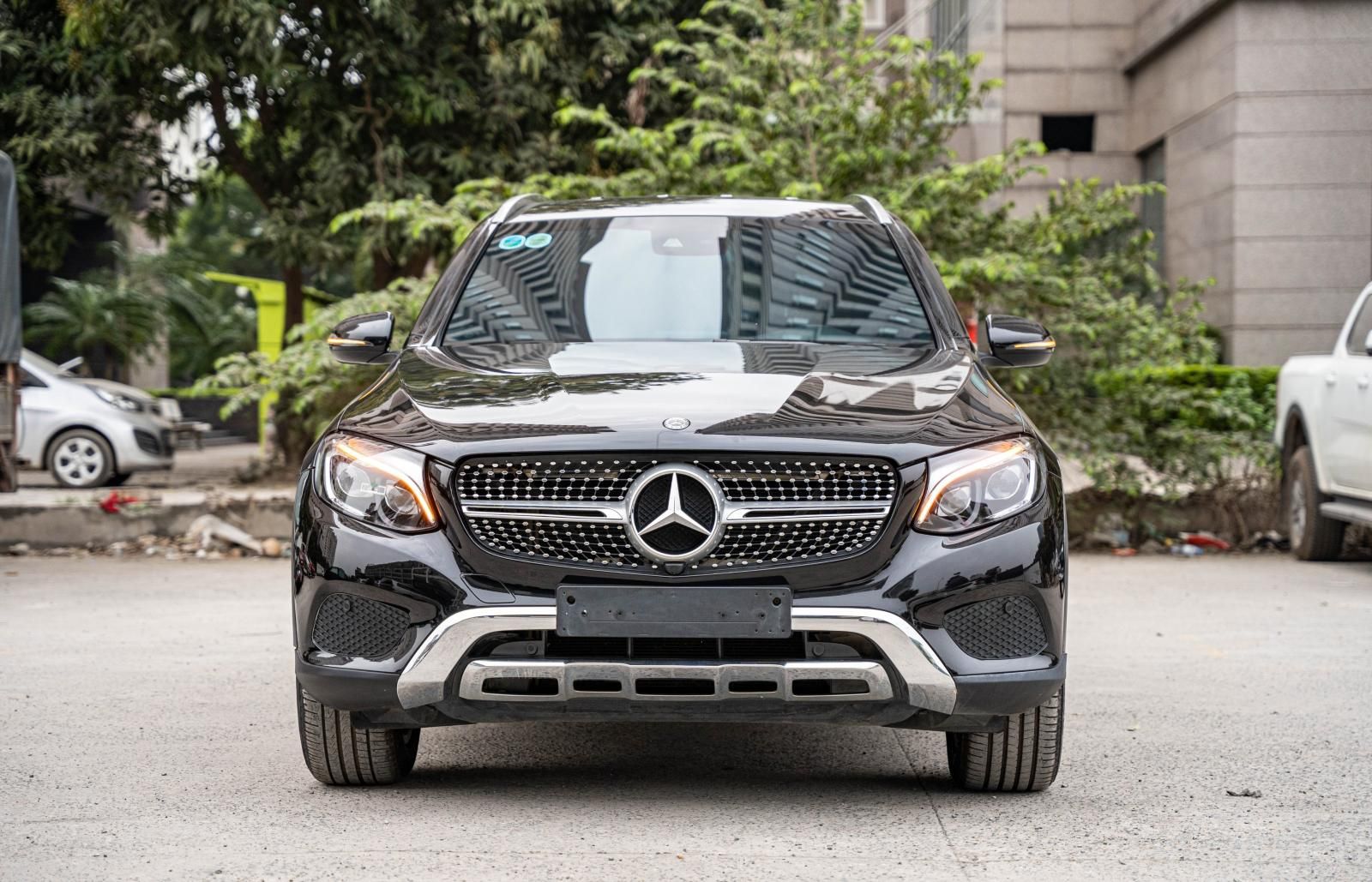 Mercedes-Benz GLC 250 2018 - Xe màu đen