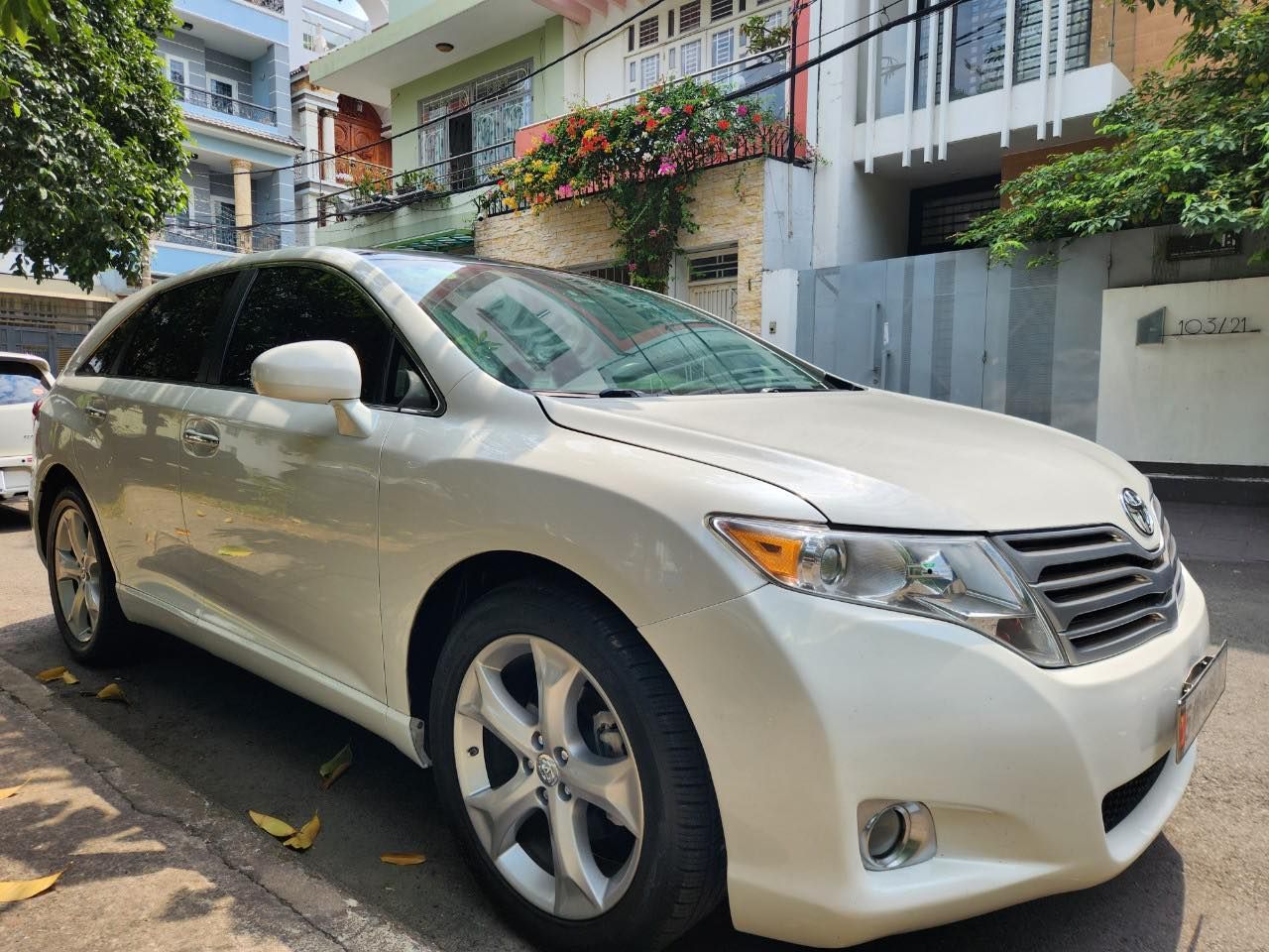 Toyota Venza 2009 - AT 3.5L màu trắng camay, bản full option, gia đình sử dụng mới 95%