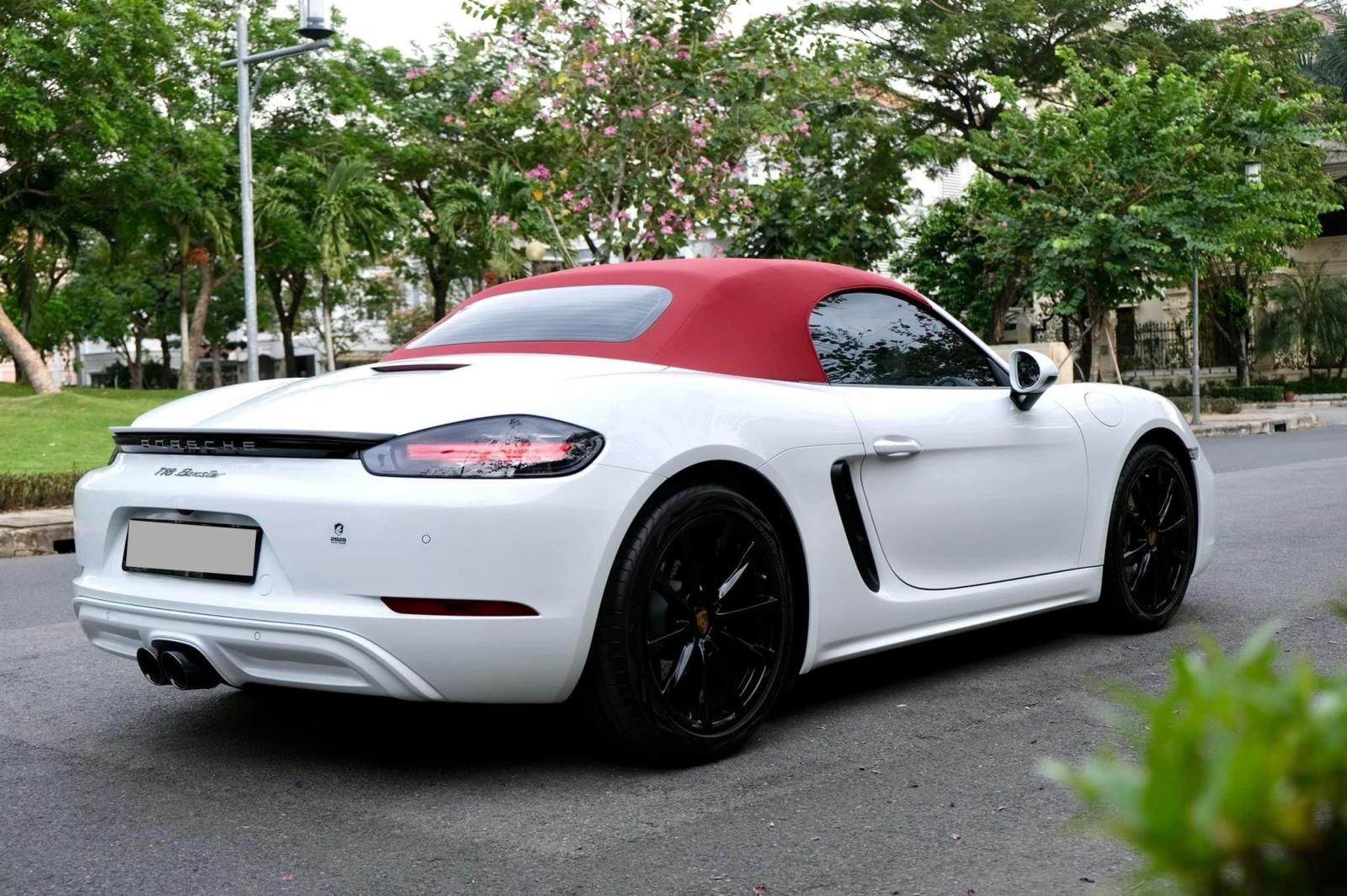 Porsche 718 2021 - Cần bán xe màu trắng