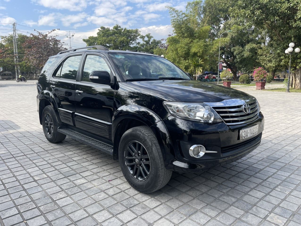 Toyota Fortuner 2015 - Đăng kiểm dài