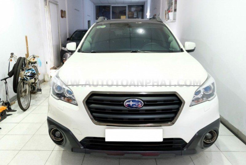 Subaru Outback 2017 - Màu trắng, xe nhập