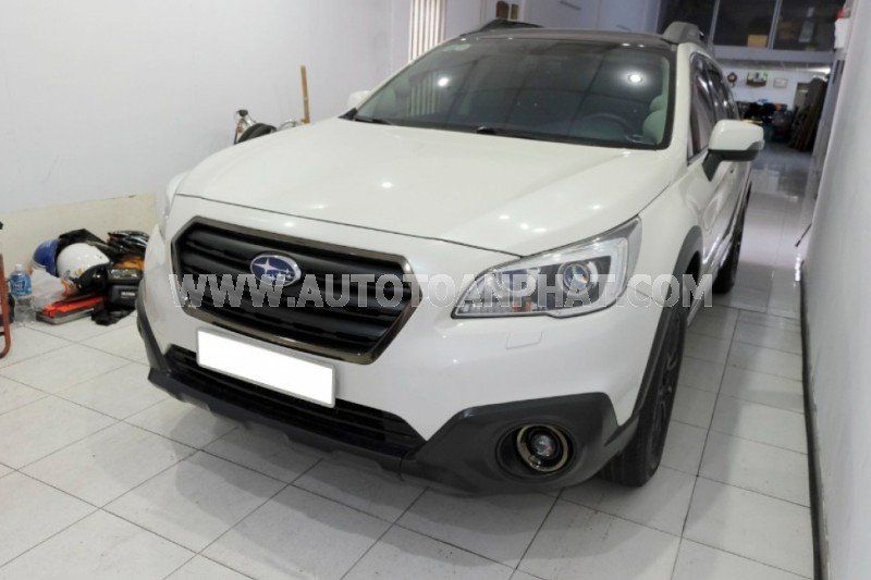 Subaru Outback 2017 - Màu trắng, xe nhập