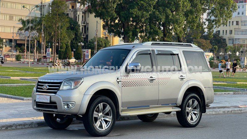 Ford Everest 2011 - Máy dầu 7 chỗ số tự động