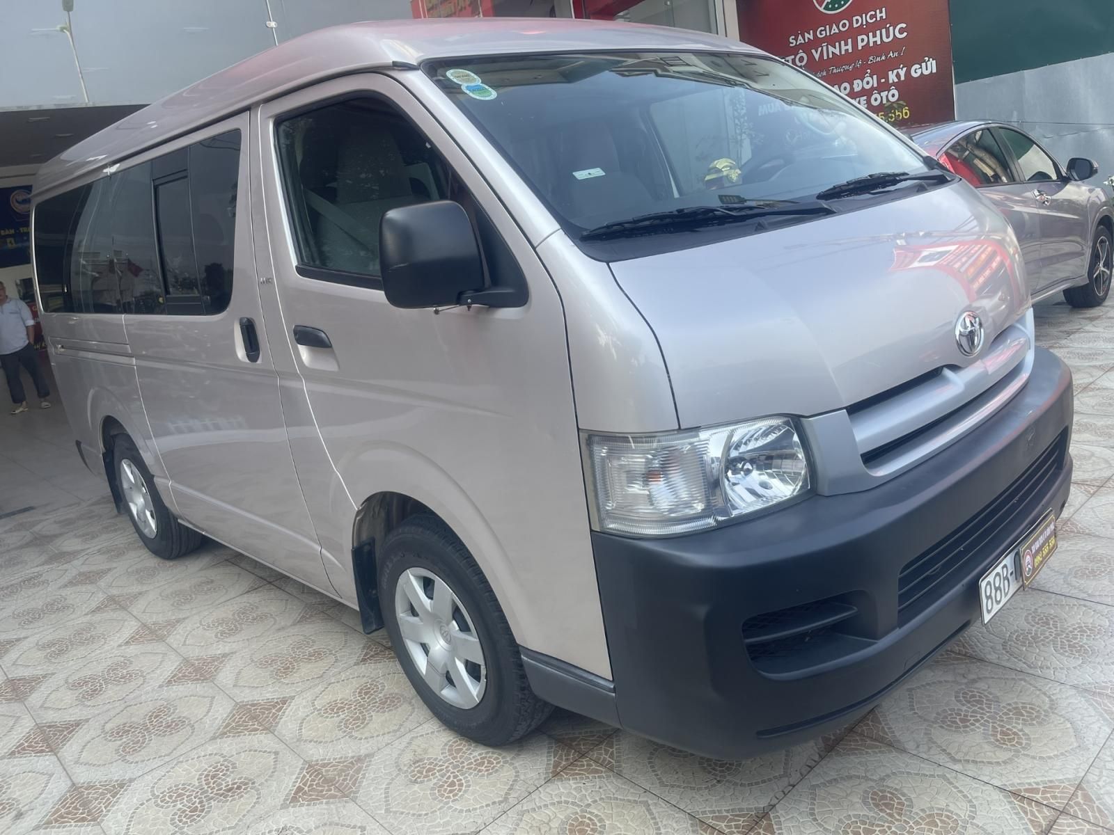 Toyota Hiace 2006 - Xe em cực chất, tên tư nhân chỉ chạy gia đình, chỉ cần có 185tr là các bác có bằng D kiếm tiền luôn, chi tiết xin gọi e