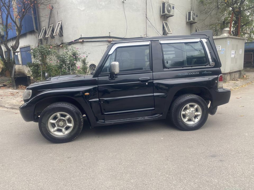 Hyundai Galloper 2003 - Màu đen, xe nhập số tự động