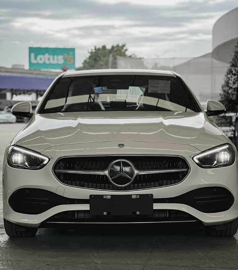 Mercedes-Benz C200 2023 - Giảm giá trực tiếp lên tới 100 triệu đồng + Tặng bảo hiểm thân vỏ - Giá tốt nhất thị trường