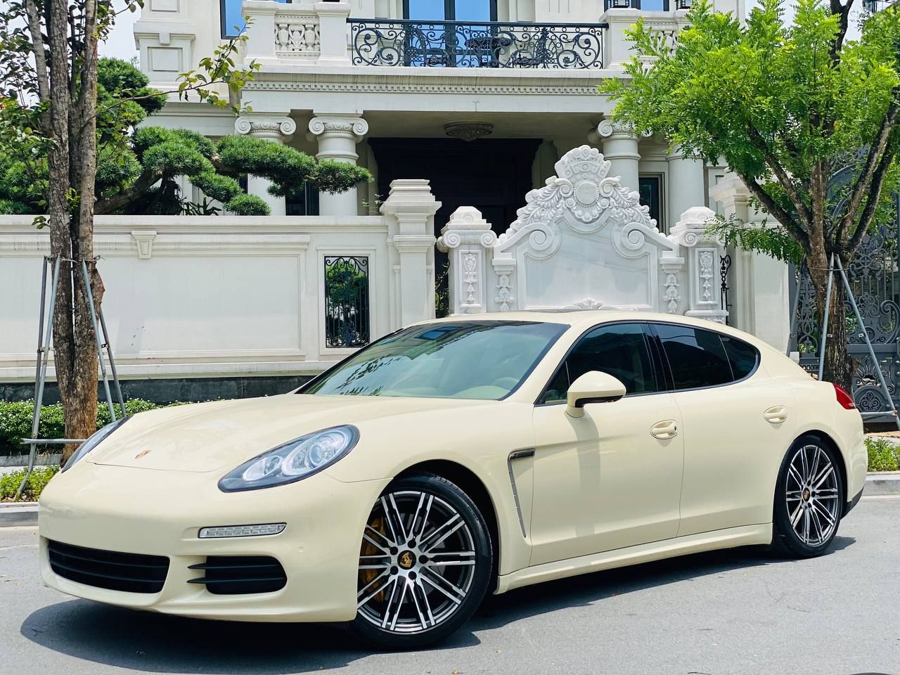 Porsche Panamera 2014 - Model 2015, biển số thành phố, tên tư nhân