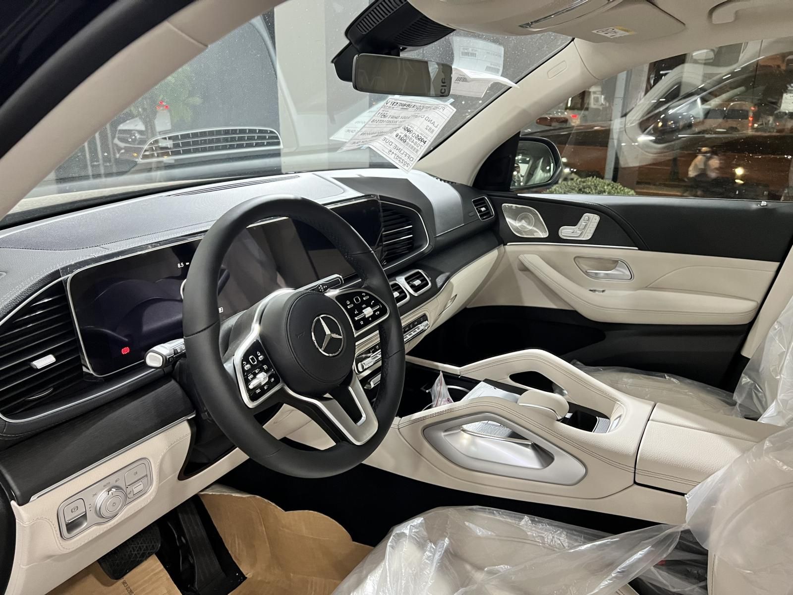 Mercedes-Benz GLE 450 2023 - Tiện nghi và hiện đại