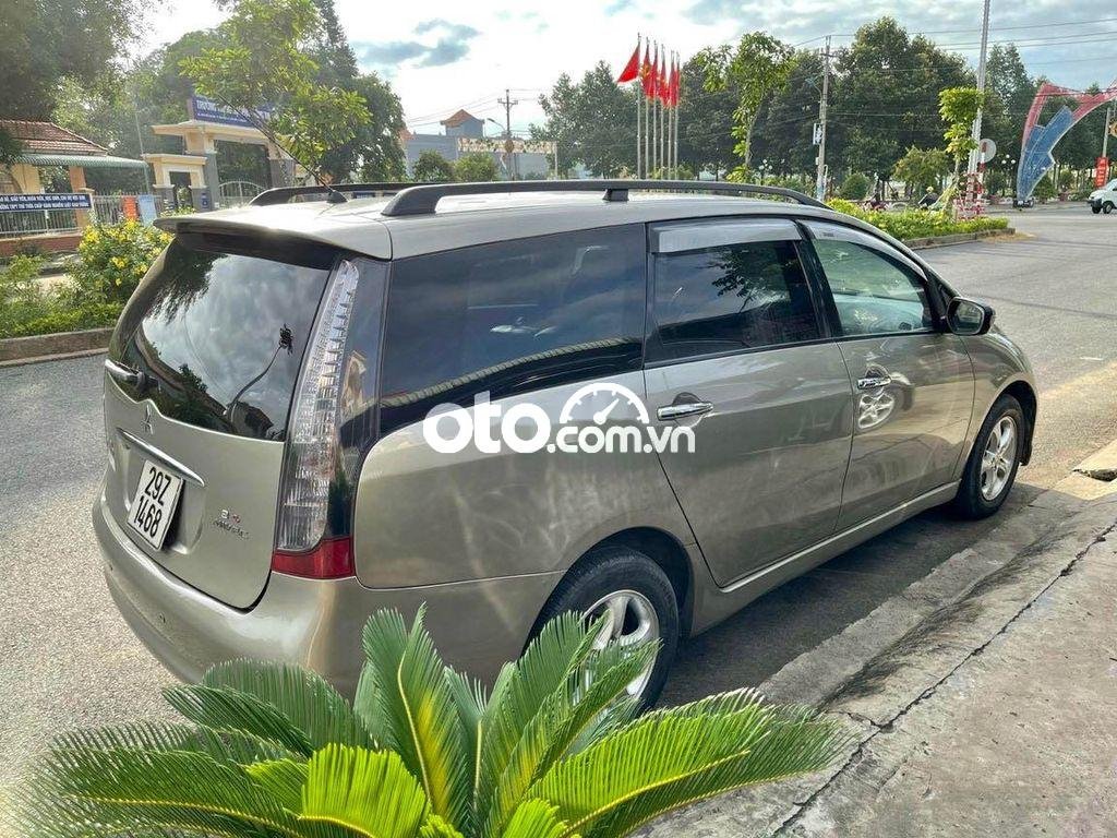 Mitsubishi Grandis 2006 - Màu bạc, nhập khẩu, giá cực tốt