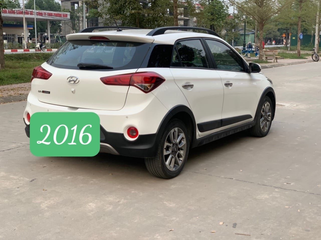 Hyundai i20 Active 2016 - Màu trắng, nhập khẩu nguyên chiếc