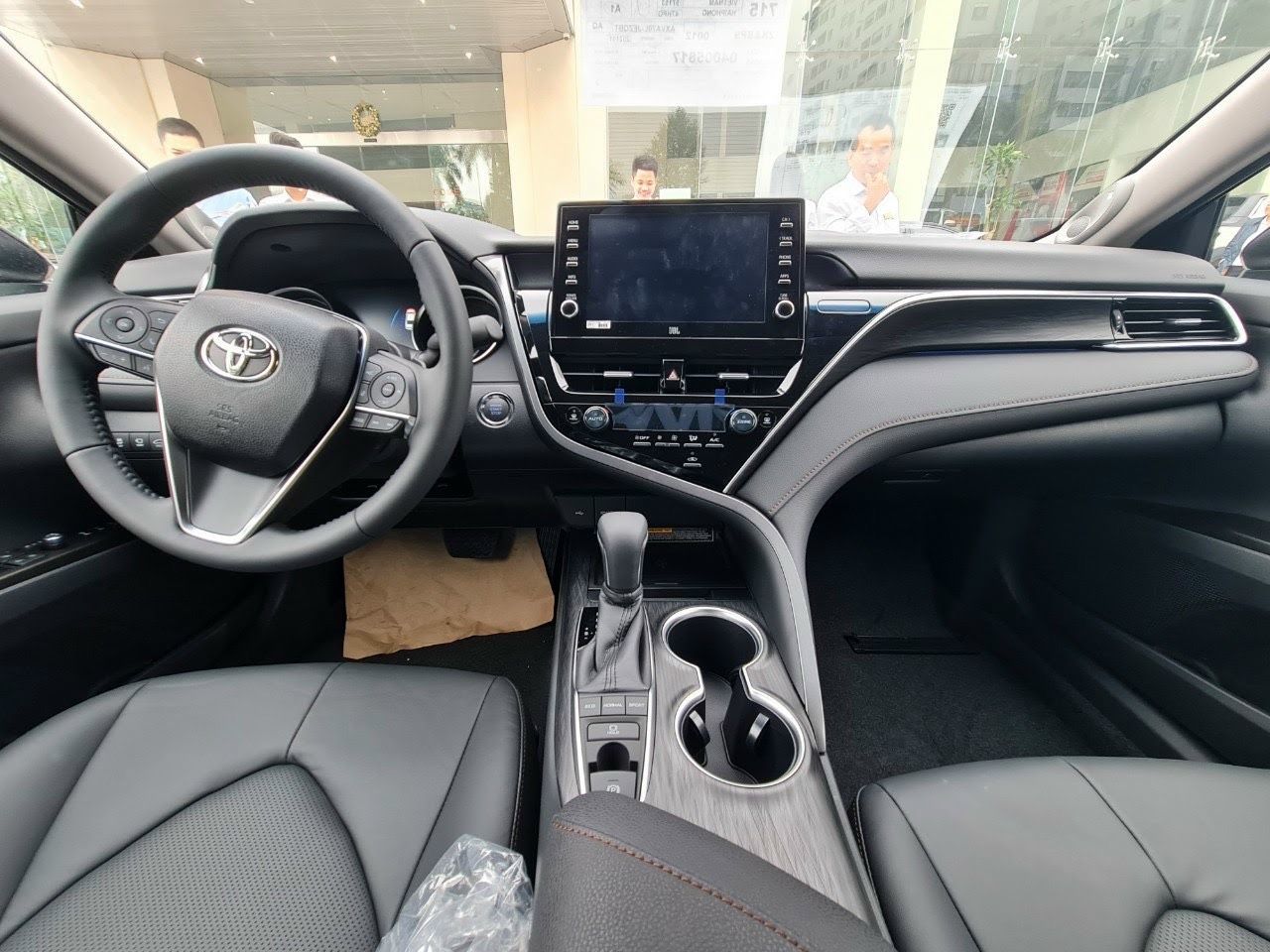 Toyota Camry 2022 - Xe có sẵn giao ngay