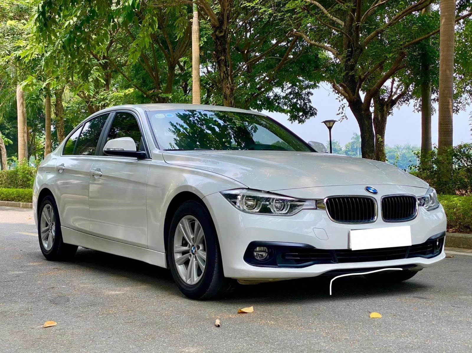 BMW 320i 2016 - Đăng ký lần đầu 2016, nhập khẩu nguyên chiếc, giá chỉ 699tr