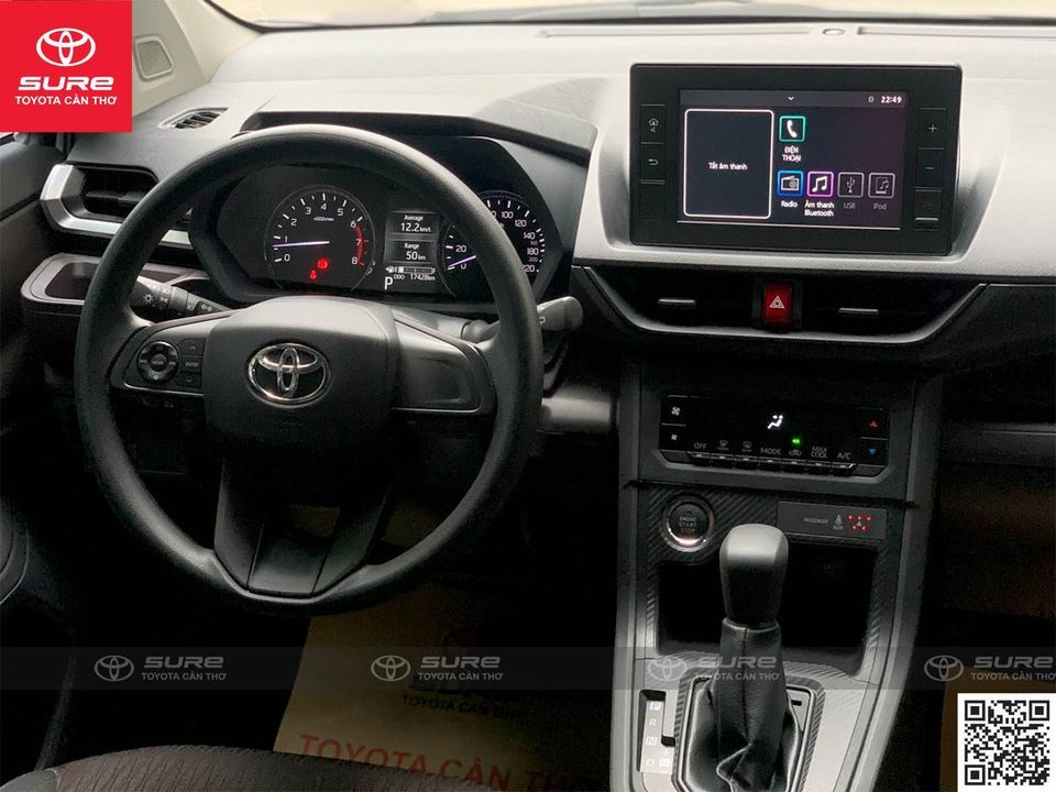 Toyota Avanza Premio 2022 - Xe màu bạc, nhập khẩu