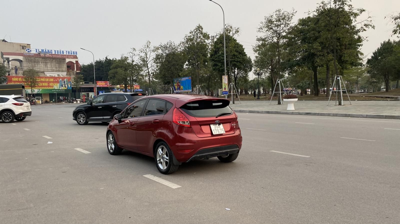 Ford Fiesta 2011 - Xe cực đẹp, zin toàn tập