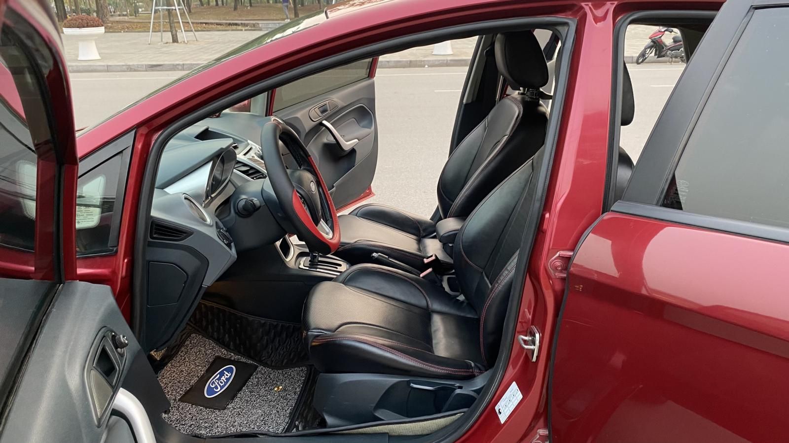 Ford Fiesta 2011 - Xe cực đẹp, zin toàn tập