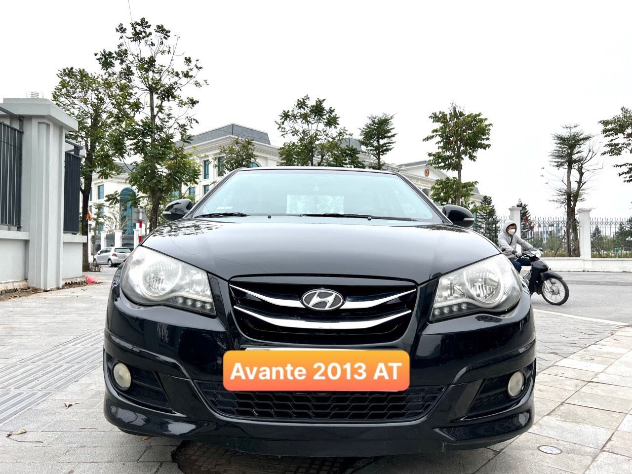 Hyundai Avante 2013 - Màu đen giá ưu đãi