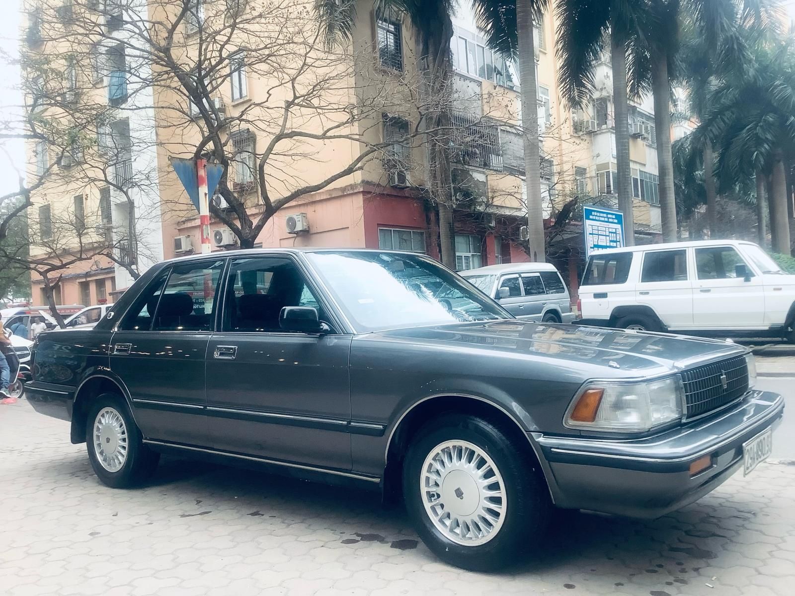 Toyota Crown 1988 - Chính chủ bán xe Toyota Crown MS132 động cơ 5M / 2.8, đẹp xuất sắc, giá chỉ 198 triệu