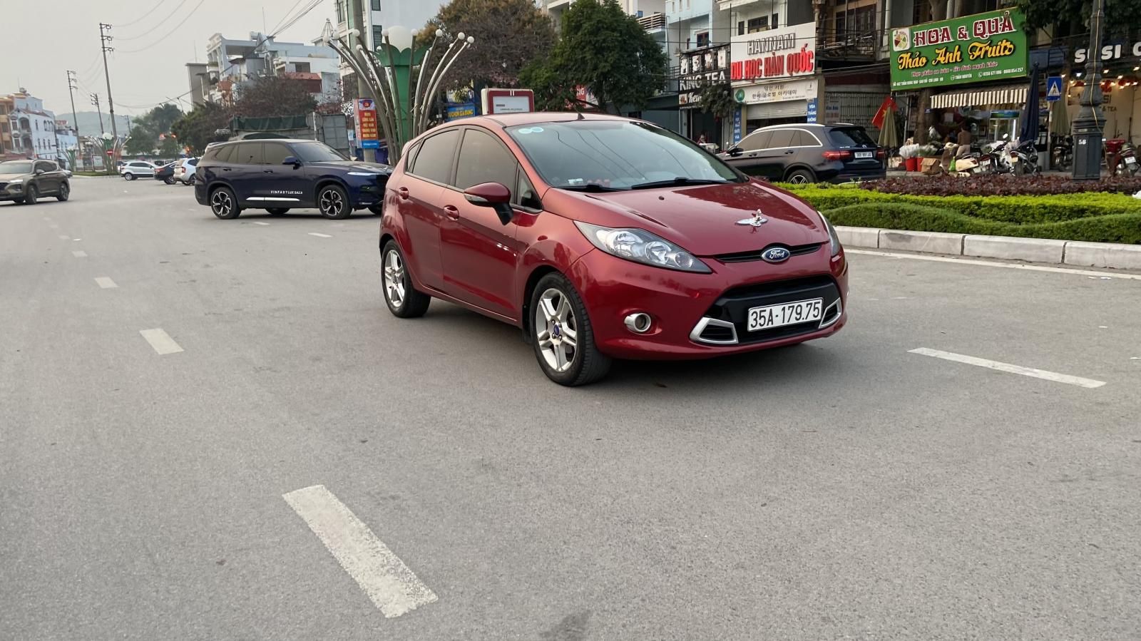 Ford Fiesta 2011 - Xe cực đẹp, zin toàn tập