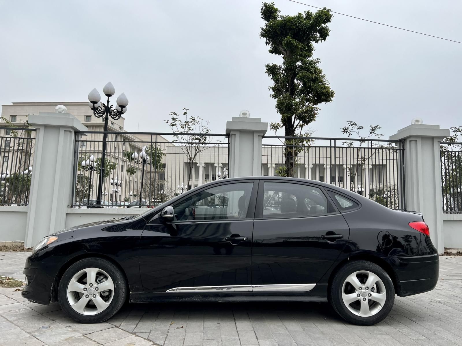 Hyundai Avante 2013 - Màu đen giá ưu đãi