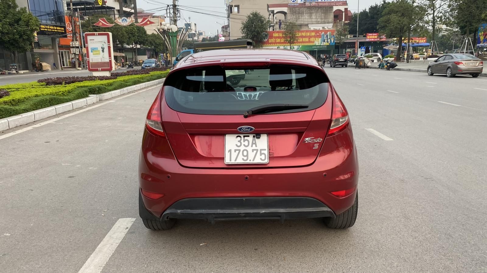 Ford Fiesta 2011 - Xe cực đẹp, zin toàn tập