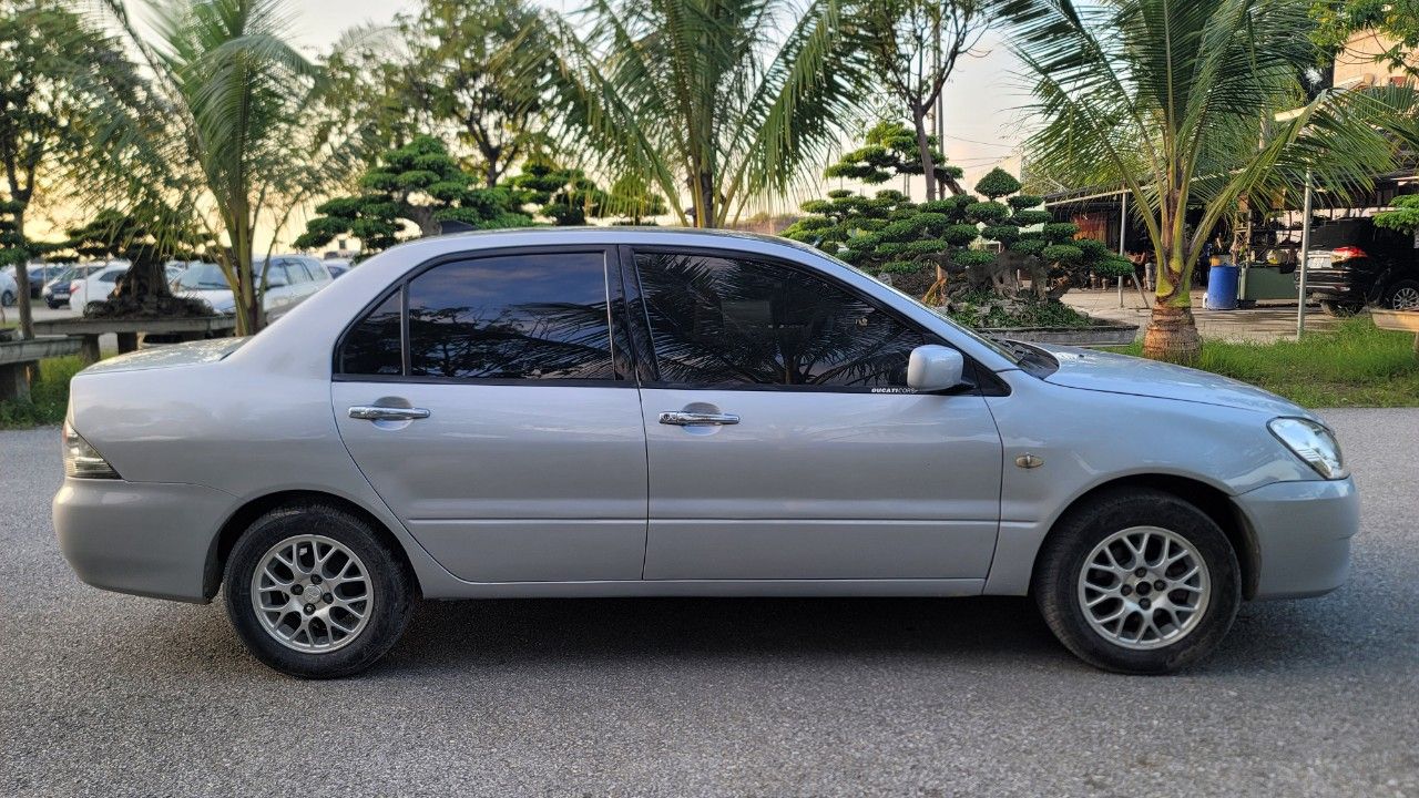 Mitsubishi Lancer 2003 - Hơn 100tr tý có xe đẹp đi