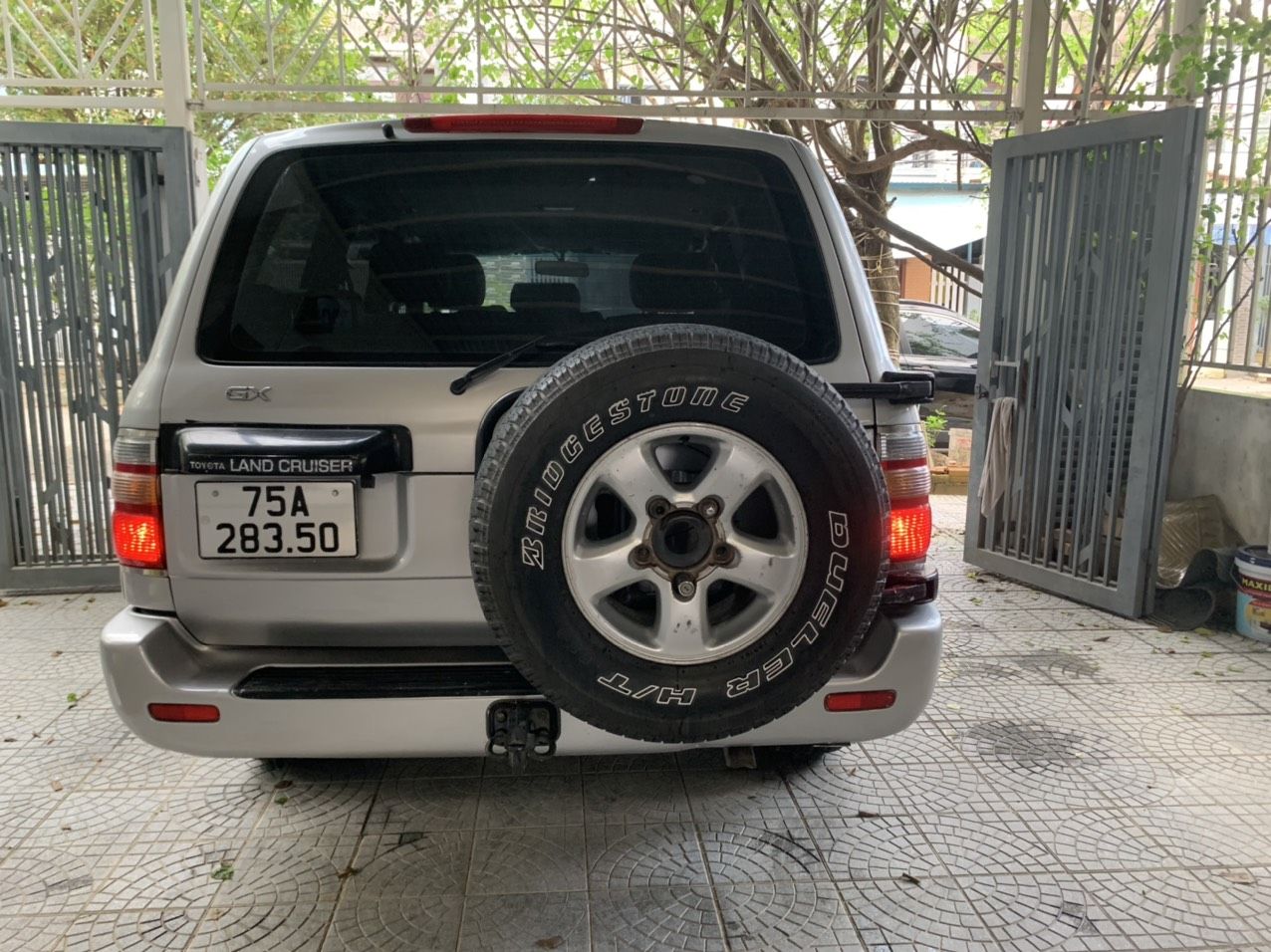 Toyota Land Cruiser 2001 - Giá thương lượng