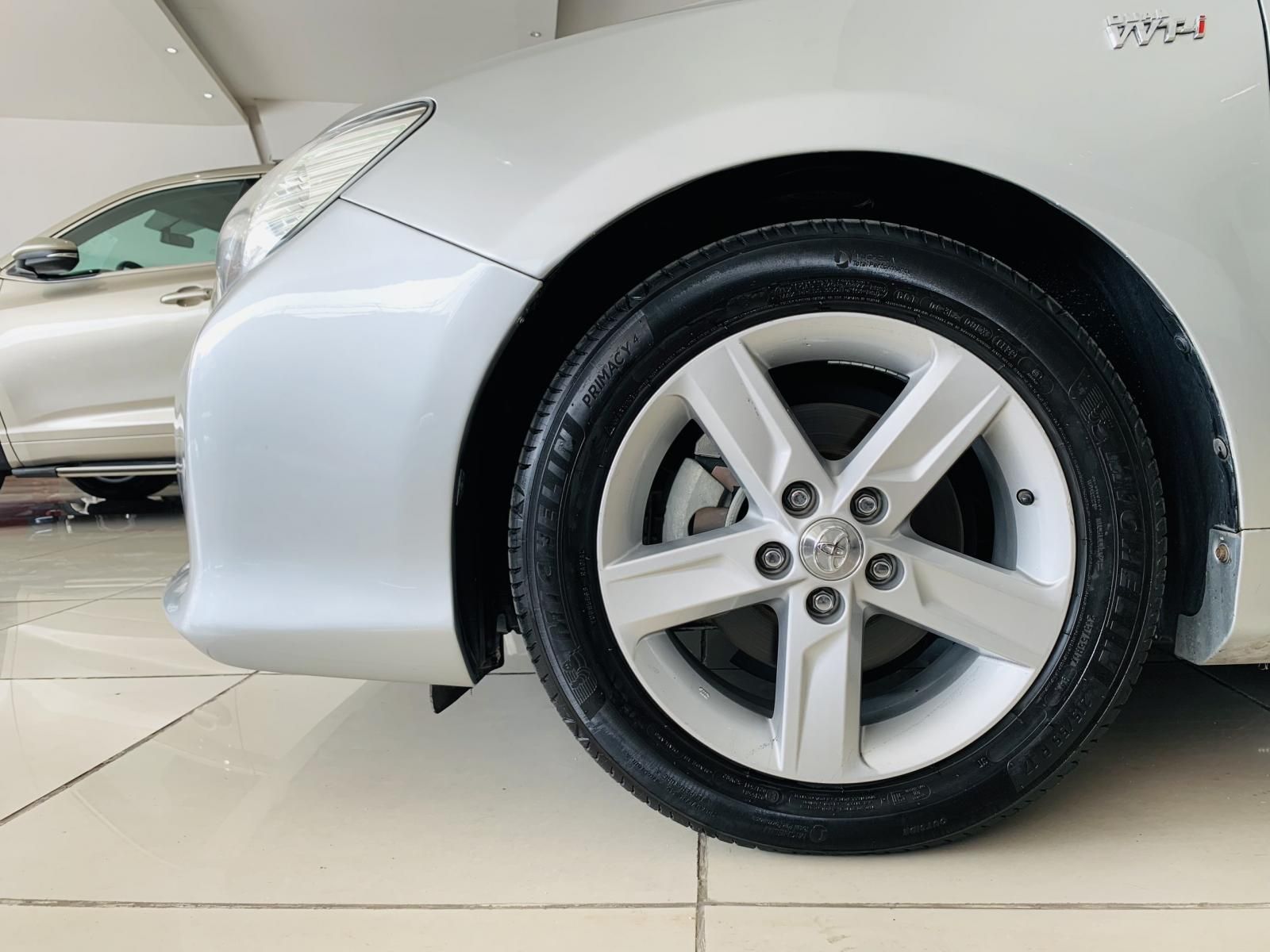 Toyota Camry 2014 - 9 năm đẹp cỡ nào với giá 605tr tại Siêu Thị Ô Tô Hà Nội